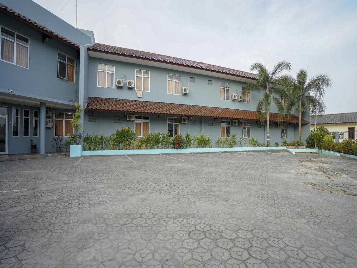 Super Oyo 1844 Bravo Residence Pangkal Pinang Exterior foto