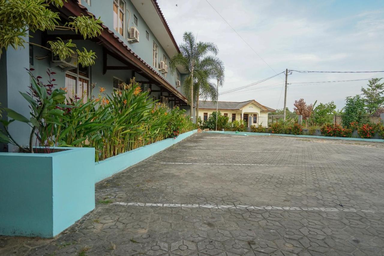 Super Oyo 1844 Bravo Residence Pangkal Pinang Exterior foto